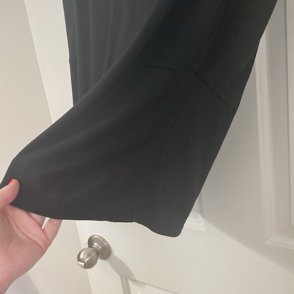 NWOT black jersey knit crew neck muscle tank with shoulder pads details - Picture 4 of 6